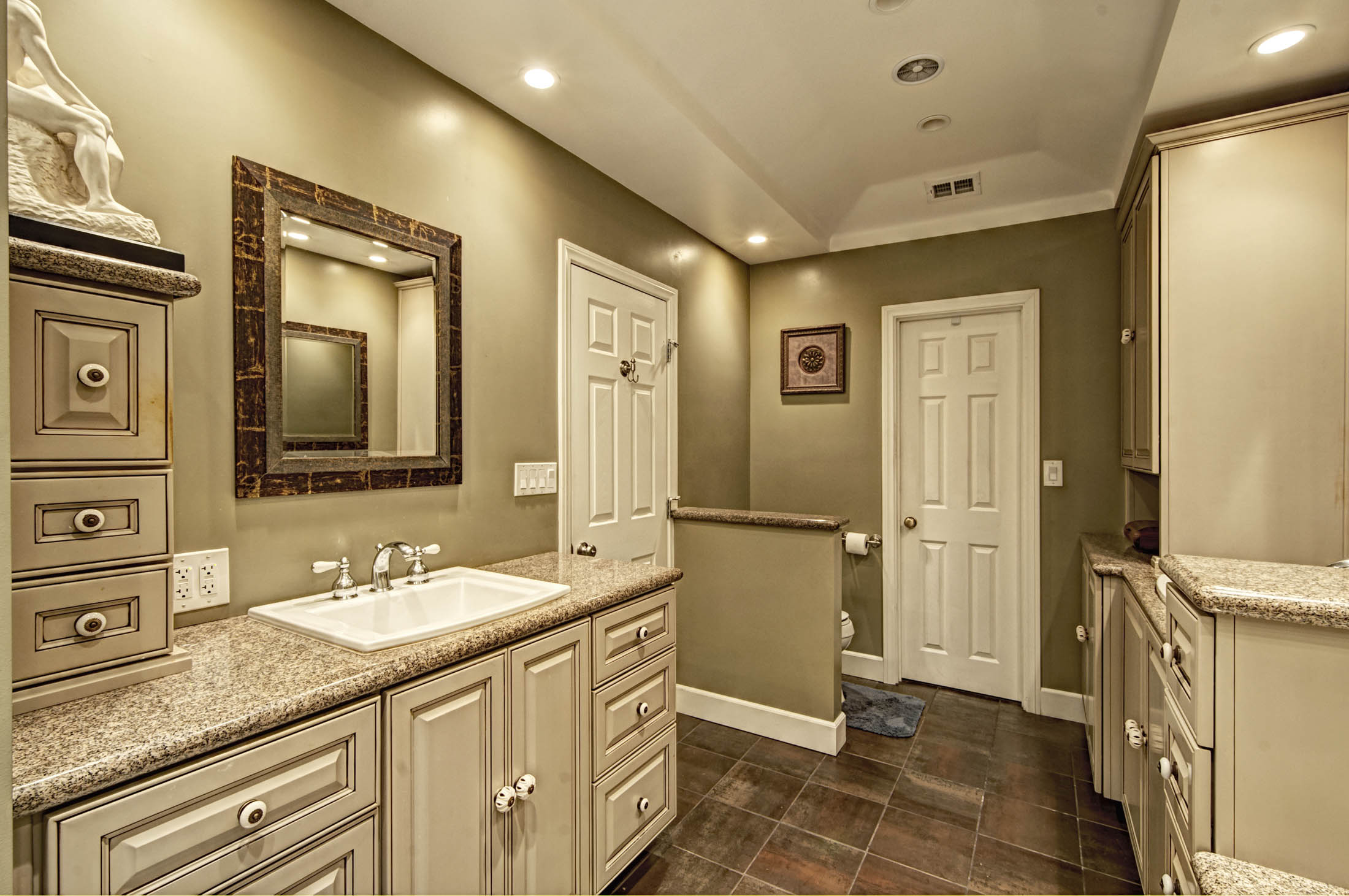 30-Master Bath-3